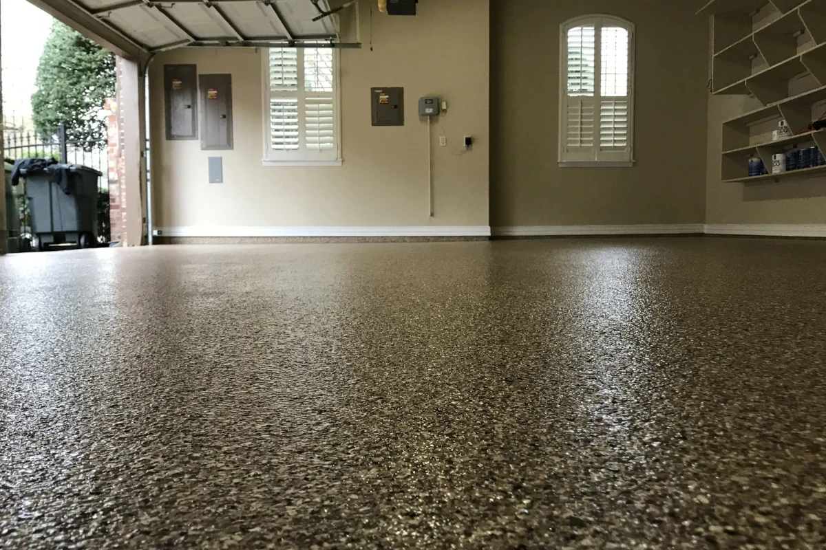 Anti-slip large flake epoxy floor in residential garage