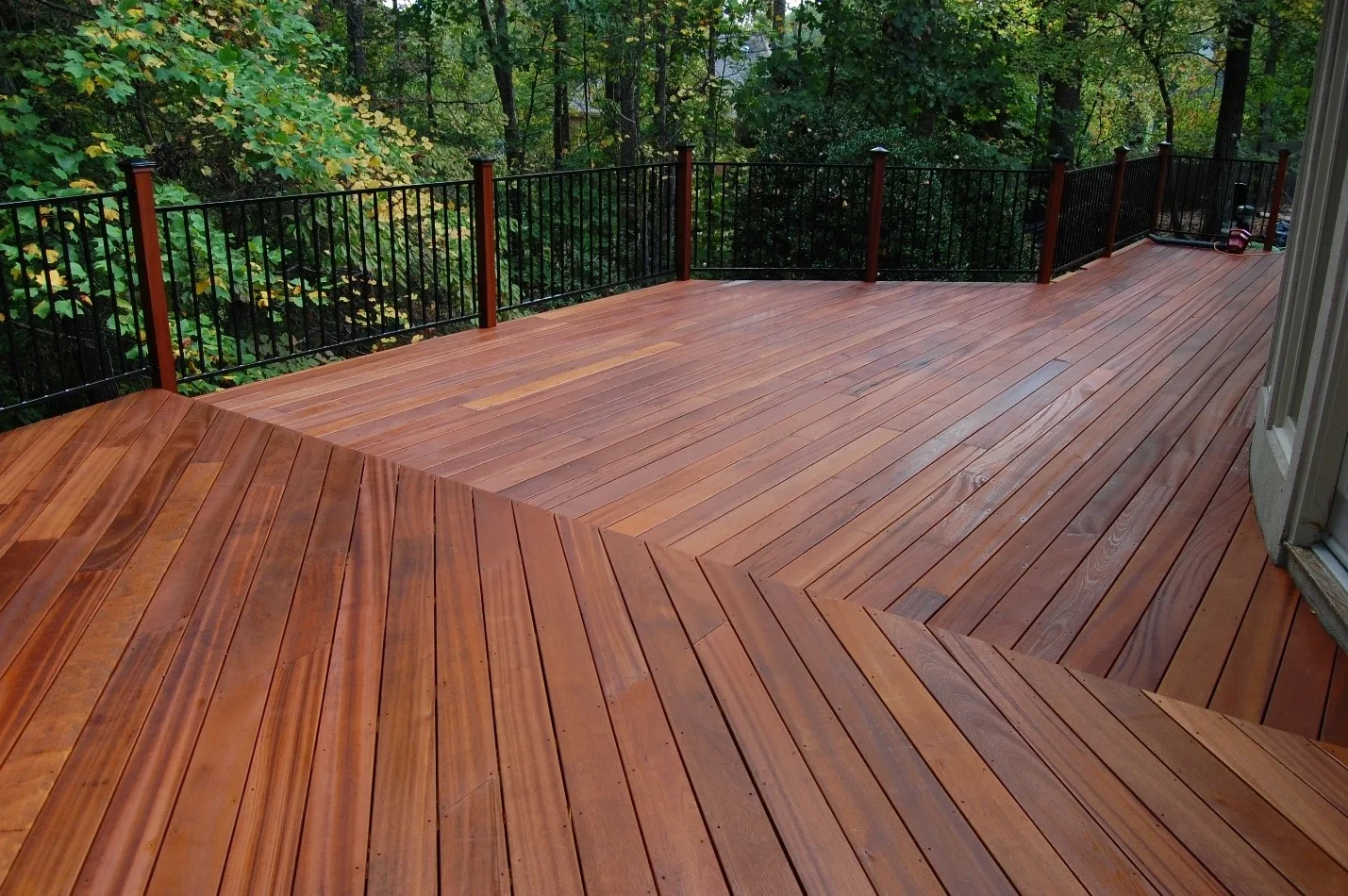 Professional deck staining by Maco Painting