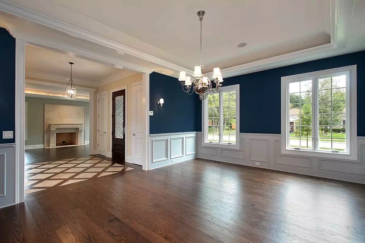 Hallway painted with warm tones by Maco Painting